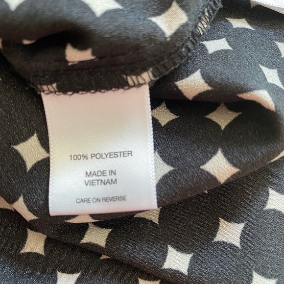 Women’s Ny and Company XL black n cream sleeveless blouse - Picture 5 of 7